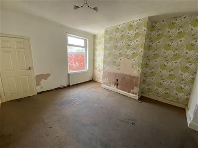 Dining room: